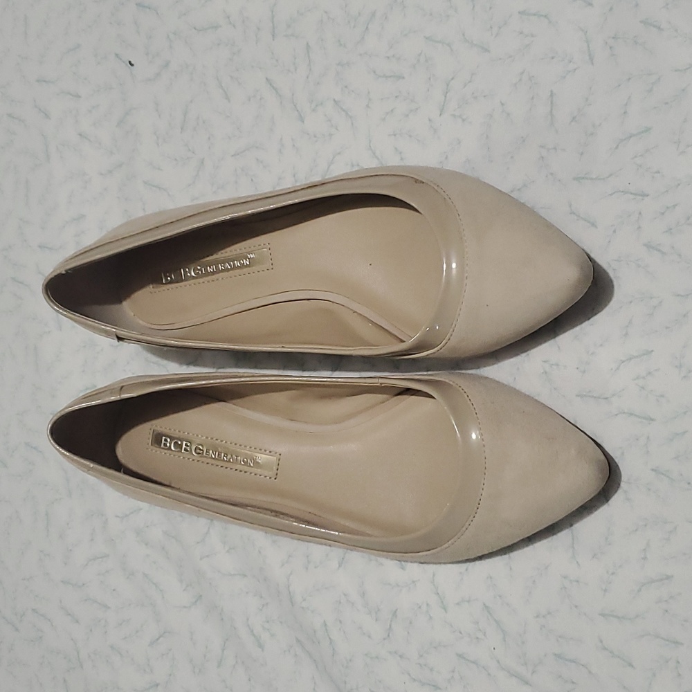 BCBG light Tan Flats